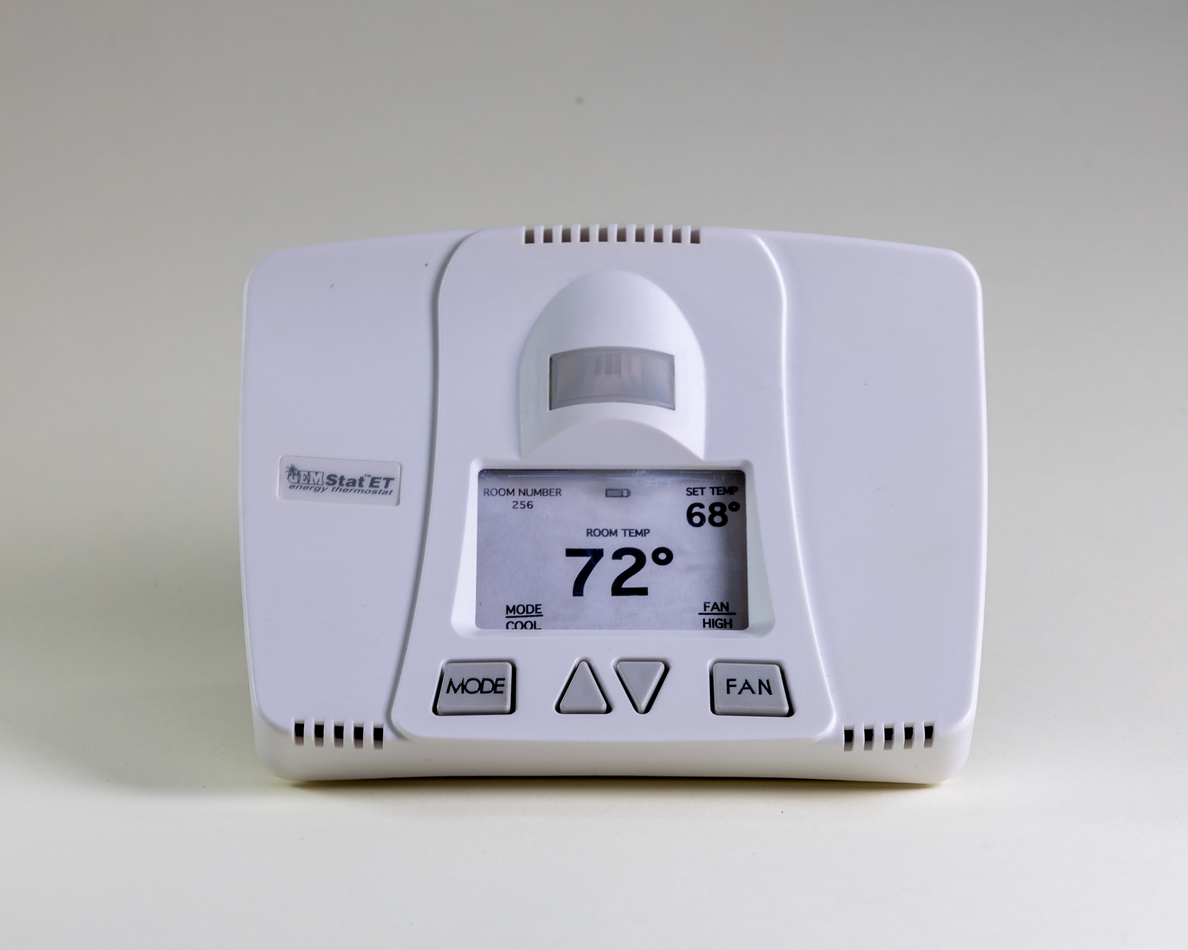 GEM Stat™ ET thermostat with room temperature display
